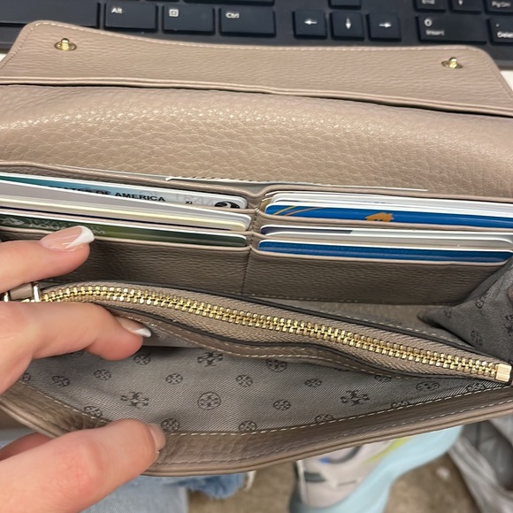 Tory Burch wallet - Picture 3 of 4